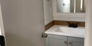 Remodeled 3 Bedroom near Moore Gallery 37
