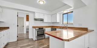 20 Acre Ranch with House, Barn, Separate Workshop, and 5-Car Garage Gallery 14