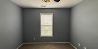 Spacious 3 Bed 2.5 Bath Home with Fenced Backyard Gallery 19