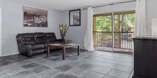 3083 N Oakland Forest Dr Gallery 10