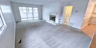 2 Bed / 3 Bath Condo - Office, Pool, Clubhouse & Garage Gallery 6
