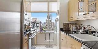160 W 66th St Apt 32D Gallery 1