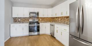 Spacious Newly Rennovated 2 Bedroom House with 2.5 Bath Gallery 10