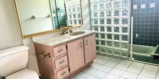 Stylish Seminole Condo with Private Garage in Chateaux de Bardmoor 55+ Community - AVAILABLE JUNE 1ST Gallery 10