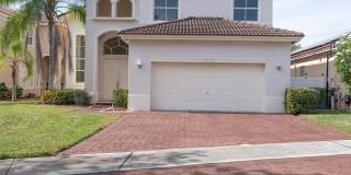 1770 NE 37th Pl Gallery 1