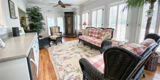 Beautifully FURNISHED Off Season 3bd/2.5 BA Single Family Home Gallery 11