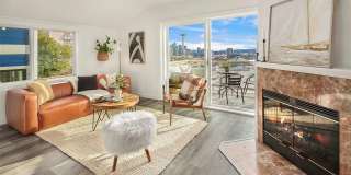 Top-Floor Corner Condo with Spectacular Views of the Space Needle & TWO Parking Spaces Gallery 1