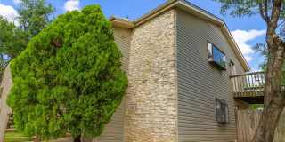 Spacious 4-plex in Central Location Gallery 18