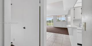 3100 W Rolling Hills Cir Gallery 11