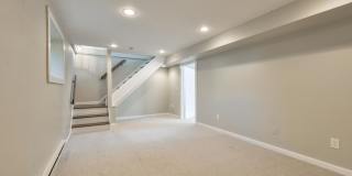 Beautifully remodeled 3 Bedroom Bungalow in Old Town Gallery 32
