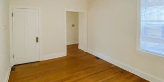 2200 W Foster Ave Gallery 38