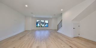 Gorgeous 4/3.5 Custom 3 Story Townhome Gallery 8