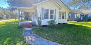3BR/2BA Home with Garage in an Established Lake Charles Neighborhood Gallery 1