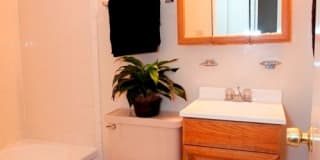 Colonial Club Gallery 17