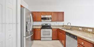 3728 NE 3rd Ct Gallery 10