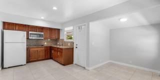 801 Dobbins Street Gallery 13