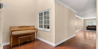 5081 Howard Avenue Gallery 15