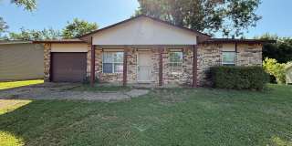 3 Bedroom and 1.5 bathroom home. Gallery 1