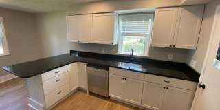 Fully Remodeled 3Bedroom House! Gallery 13
