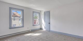 Newly Renovated 3 Bedroom, 1 Bathroom Townhouse Gallery 12