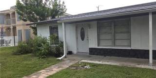 1213 SW 48th Terrace Gallery 1