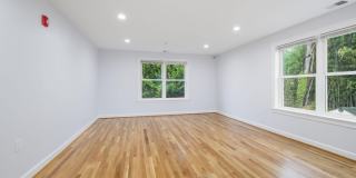 711 LAMBERTON Drive Gallery 31