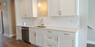 Stunning Newer Construction Home With 2 Master Suites Located in the Desirable Mountainside Heights Neighborhood Across from Mountainside High School Comes Either Furnished or Unfurnished. Gallery 8