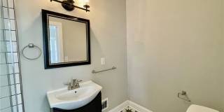 1312 Summit Avenue Gallery 23