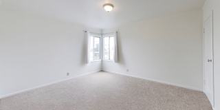 Bright Corner Home with Family Room, Yard & Laundry in Prime Sunset Location! Gallery 13