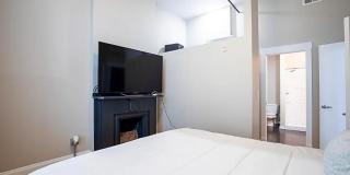 OTR- 1 bed 1 bath condo Gallery 26