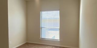 4 BEDROOM, SHORT TERM LEASE AVAILABLE Gallery 23