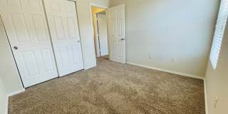 3 bed 2 bath 1400 sq ft home Gallery 14