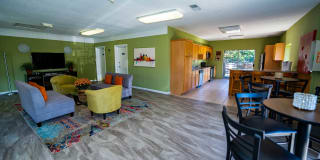 Laurel Village Apartments Gallery 14