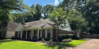 Showings may begin 7/1/26. Spacious Germantown home! Walking distance to Farmington Elementary. Small pets are welcome. 2 bedrooms down. Showings may begin 7/1/26. Spacious Germantown home! Walking distance to Farmington Elementary. Small pets are welcome. 2 bedrooms down. Gallery 1
