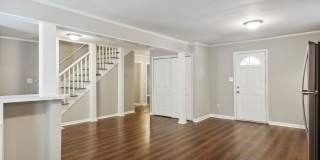 1932 Beech Street Gallery 10
