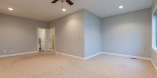 Beautiful Three Bed, 2.5 Bath Townhome in Mont Clare! Gallery 11