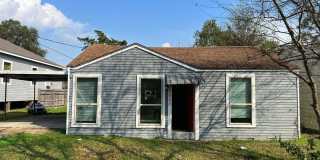 Find your home for less! Gorgeous all renovated Home in Groves, TX!. Gallery 1