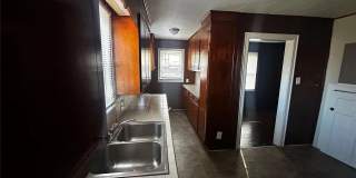 Room in 3 Bedroom Home at Crispin Ave Gallery 10