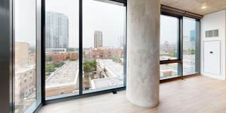 Nevéseno Gallery 102