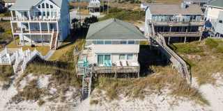 Off Season Rental **Oceanfront, Pet Friendly, 4 Bedroom Beach House** Available November 1st, 2026 through March 31st, 2027 Gallery 1