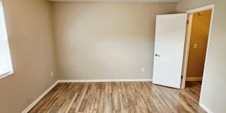 MOVE-IN READY! 2BR Townhome in Clintonville near OSU – W/D, Parking, Pet Friendly Gallery 26
