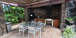 Rarely available 1-bedroom, 1-bathroom luxury apartment in the Punahou Cliffs Condominium. Gallery 17