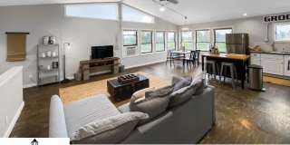 Portland Loft: Fully Furnished Loft Living with views of the golf course $300 Utility Fee Gallery 3