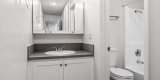 The Pointe at College Place Apartments Gallery 5