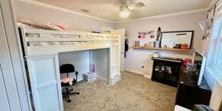 Nice 3 Bedroom (+Bonus Room) Home For Rent - Includes Weekly Pool & Monthly Cleaning Services! Gallery 38