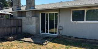 3 bedroom 1.5 bathroom duplex Gallery 11