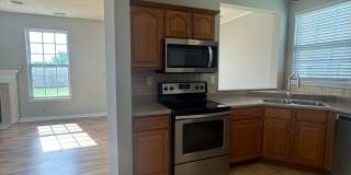 Three Bedroom Home with Fenced in Yard! Gallery 14