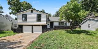 Beautiful Fully Renovated Home in Johnson County Gallery 1