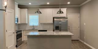 607 Peyton Gallery 1