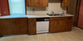 Charming 2 Bedroom In Little Italy Near Old Market and Downtown!! Gallery 1